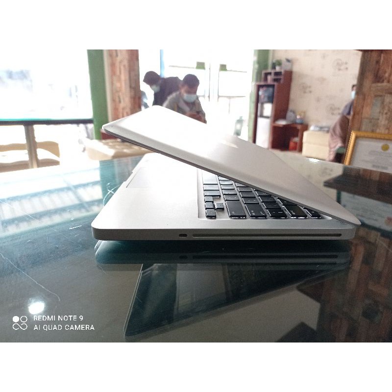 Laptop Apple Macbook Pro 13 inch Macbook Pro 2012 MD101 Ini nih laptop design, editing render
