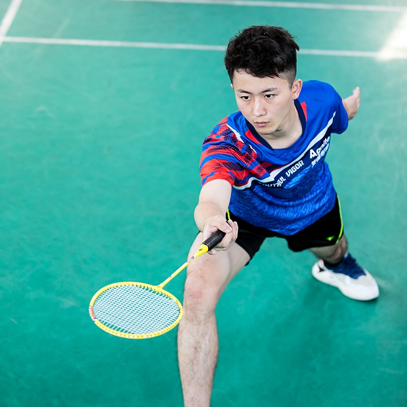 Agnite Badminton Racket / Raket Bulu Tangkis isi 2 Warna Kuning dan Biru Komposisi Karbon Senar Nylon Gratis 3 Kok F2101
