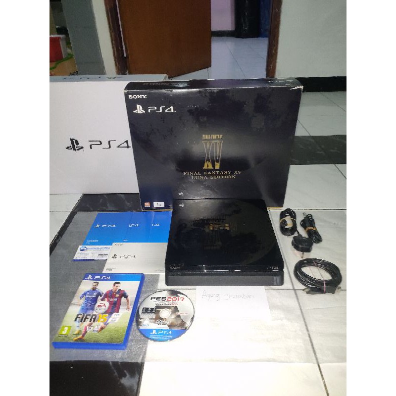 PS4 Slim Final Fantasy XV Luna Edition Reg3