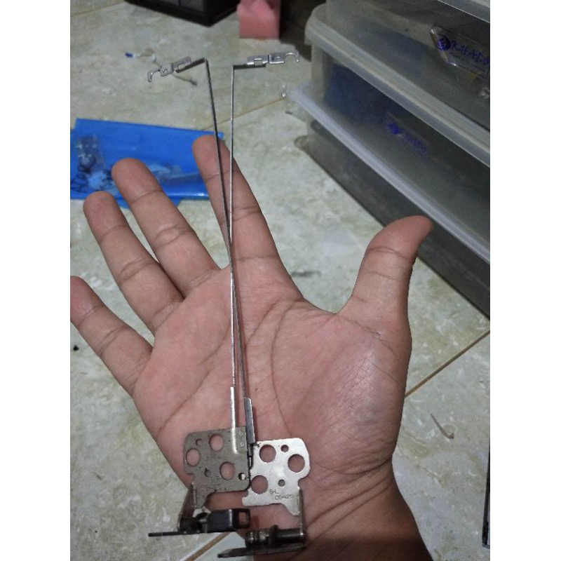 engsel hinges laptop lenovo ideapad ip 110-14ast 110 14ast 110 14 ast