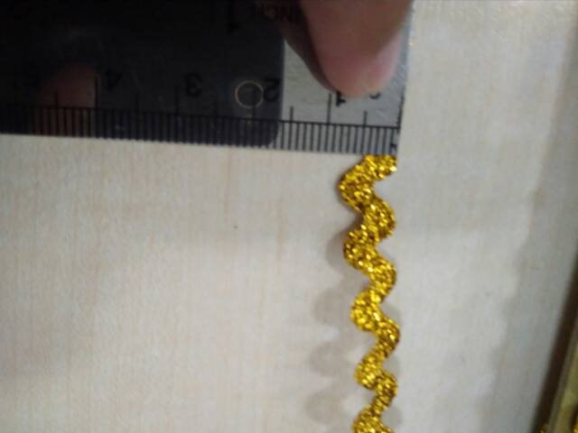 RD09 Renda Gold Motif Gelombang
