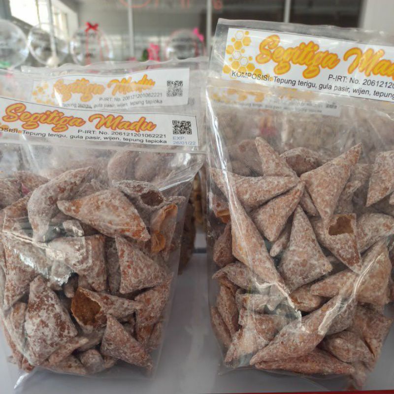 

snacks segitiga madu