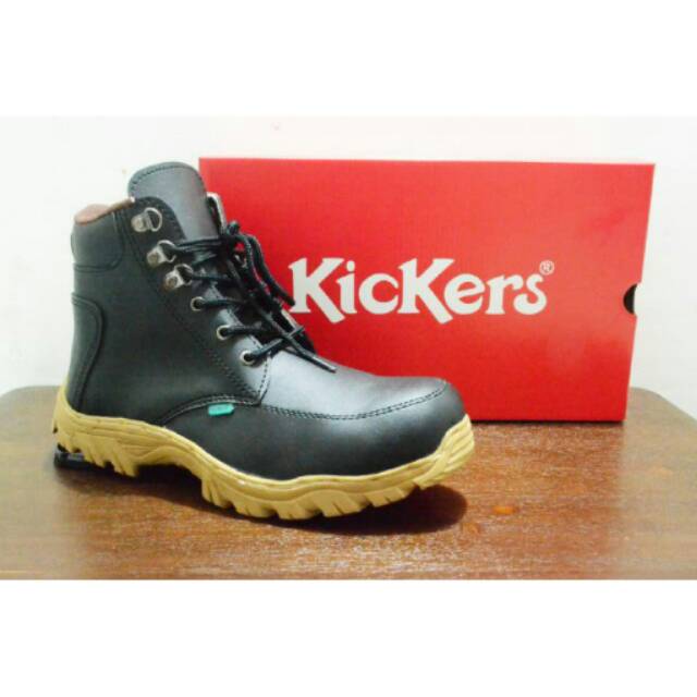 Sepatu pria boots kickers