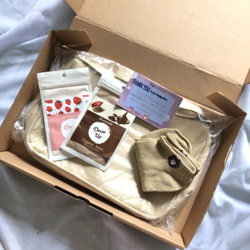 

GIFT BOX / HAMPERS 4 in 1 (SHOULDER BAG)