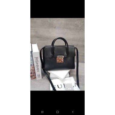 preloved tas furla hitam
