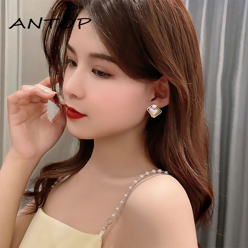 Anting Tusuk Gantung Bahan Alloy Desain Hatimutiara Gaya Koreasimple Untuk Wanita