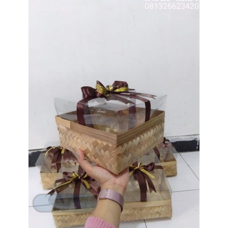 

Besek Mika Plus Pita | Hantaran | Seserahan | Lamamaran | Hampress | Tempat Buah | Wadah Nasi | Box Sncak | Anyaman Bambu | Bambu | Wadah Ayam | Gift | Hadiah | Kado