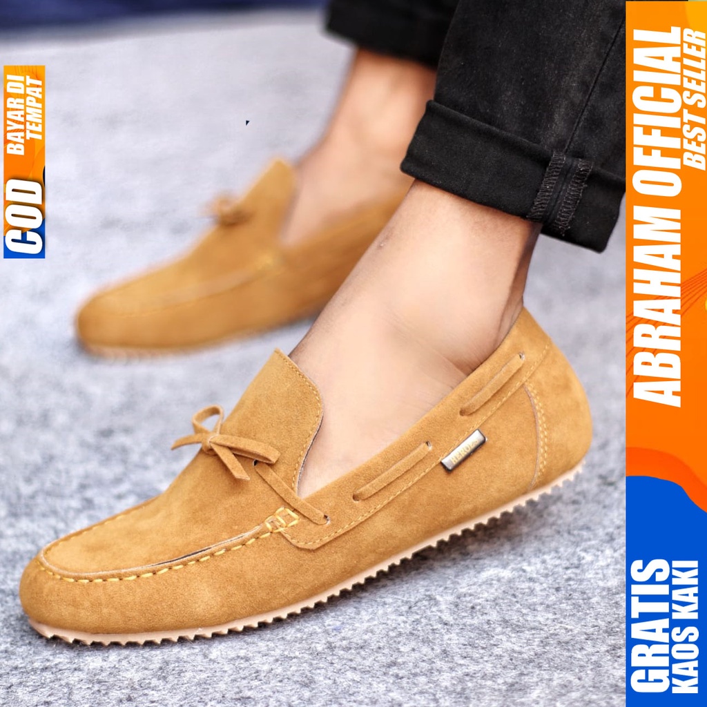 Sepatu Slip on Pria Santai Casual Formal Suede Kerja Kantor Kuliah Kondangan Hitam Keren Terbaru