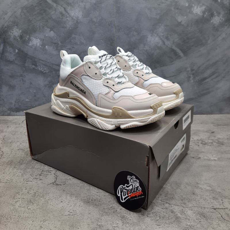 Sepatu Balenciaga Triple S White Cream