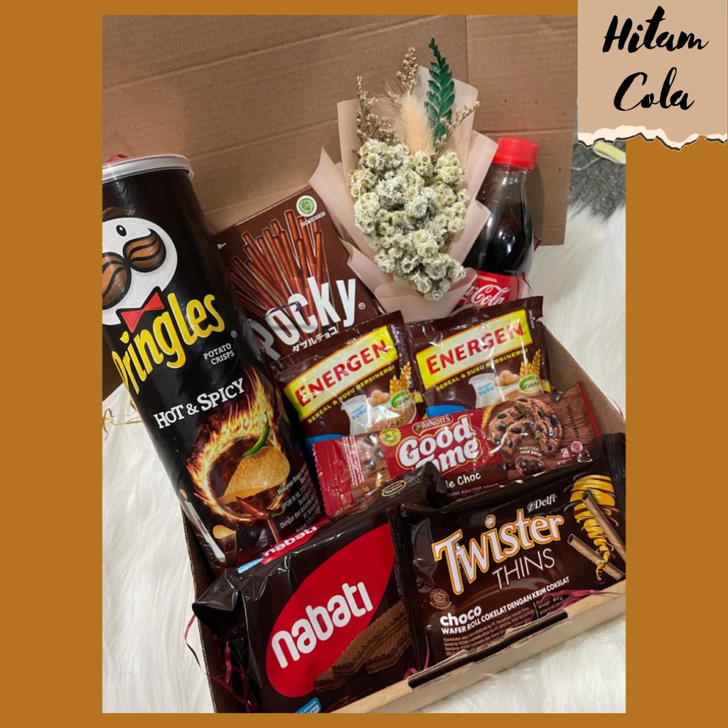 

Snack Box Gift Box Kado Anniversary Birthday Wisuda Sidang Murah Paket Makanan Ringan Hitam