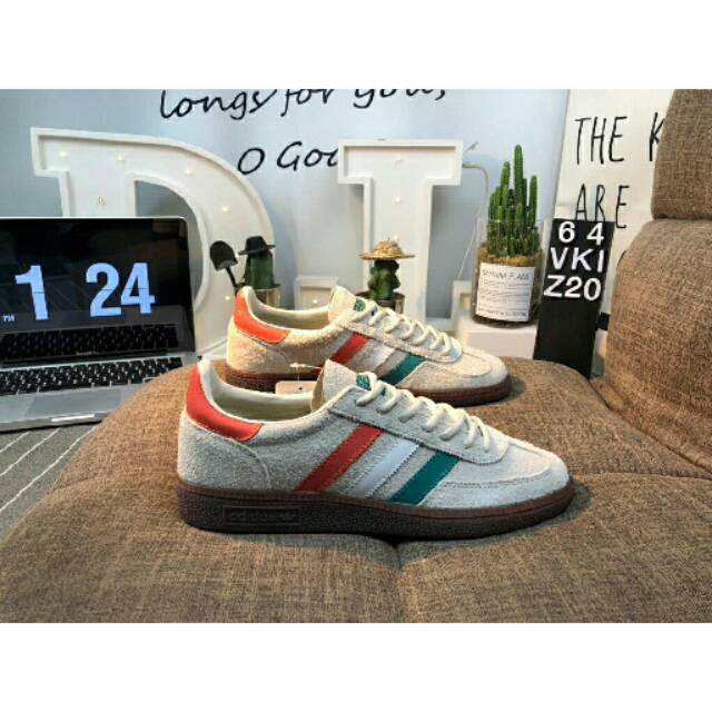 Adidas st Patrick beige