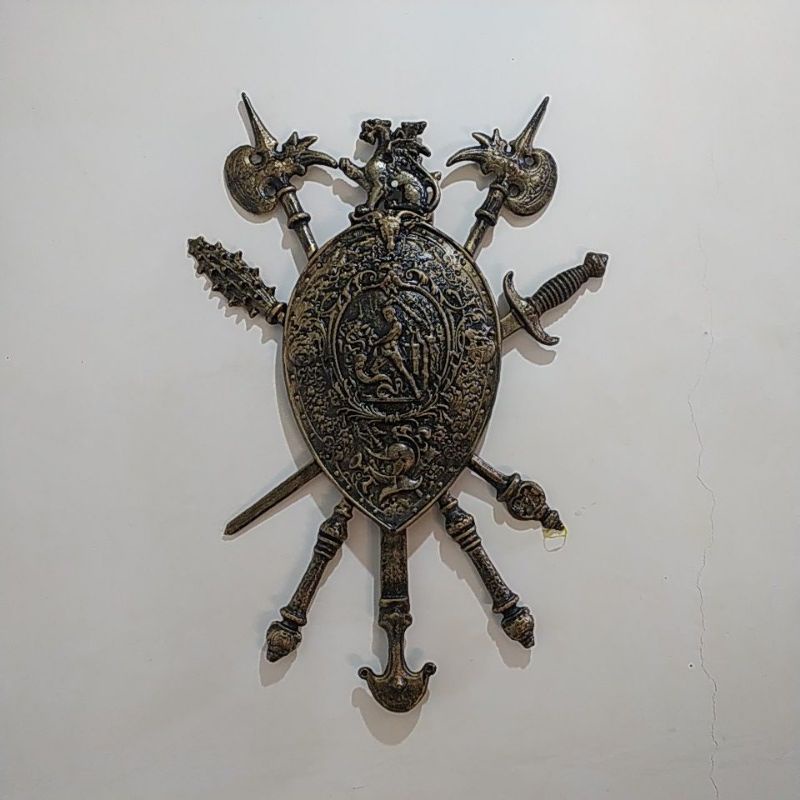 Hiasan dinding tameng perisai antik klasik VOC