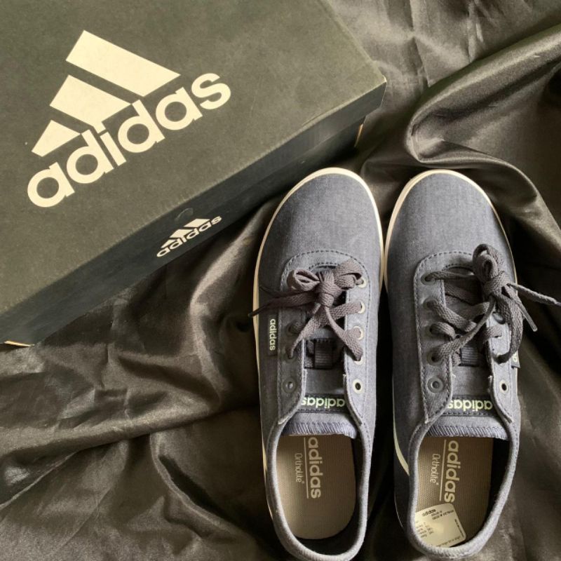 adidas TENNIS Sepatu Courtflash X Wanita Biru FW4180