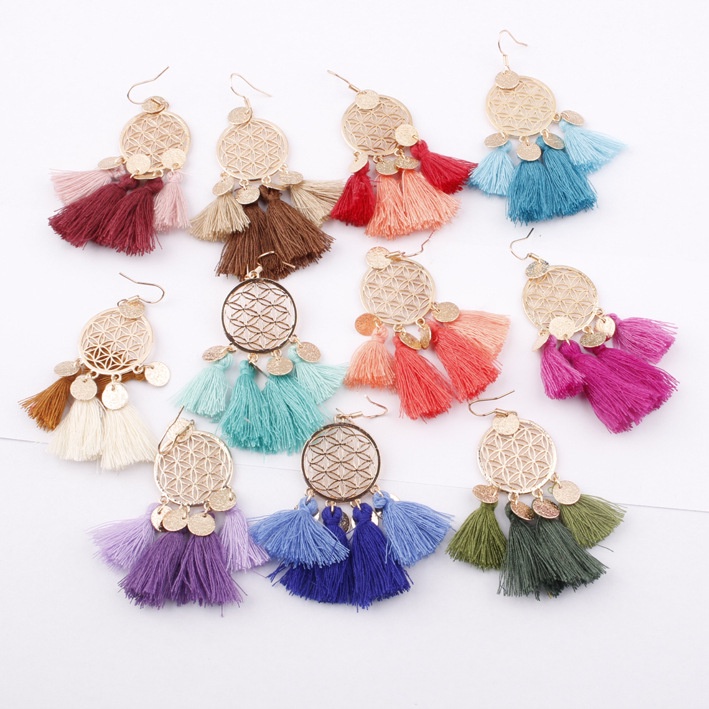 Anting Kait Gantung Desain Dream Catcher Hollow Warna Gold Hias Rumbai Wol Untuk Wanita