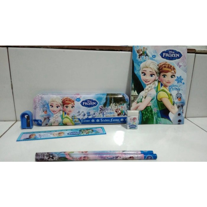 

Hari Ini Kotak Pensil / Tempat Pensil Frozen , Hello Kitty , Doraemon Gilaa!!!