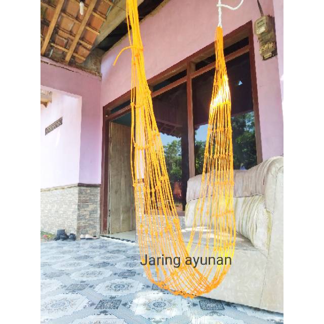 Ayunan jaring gantung/jaring tali rajut.