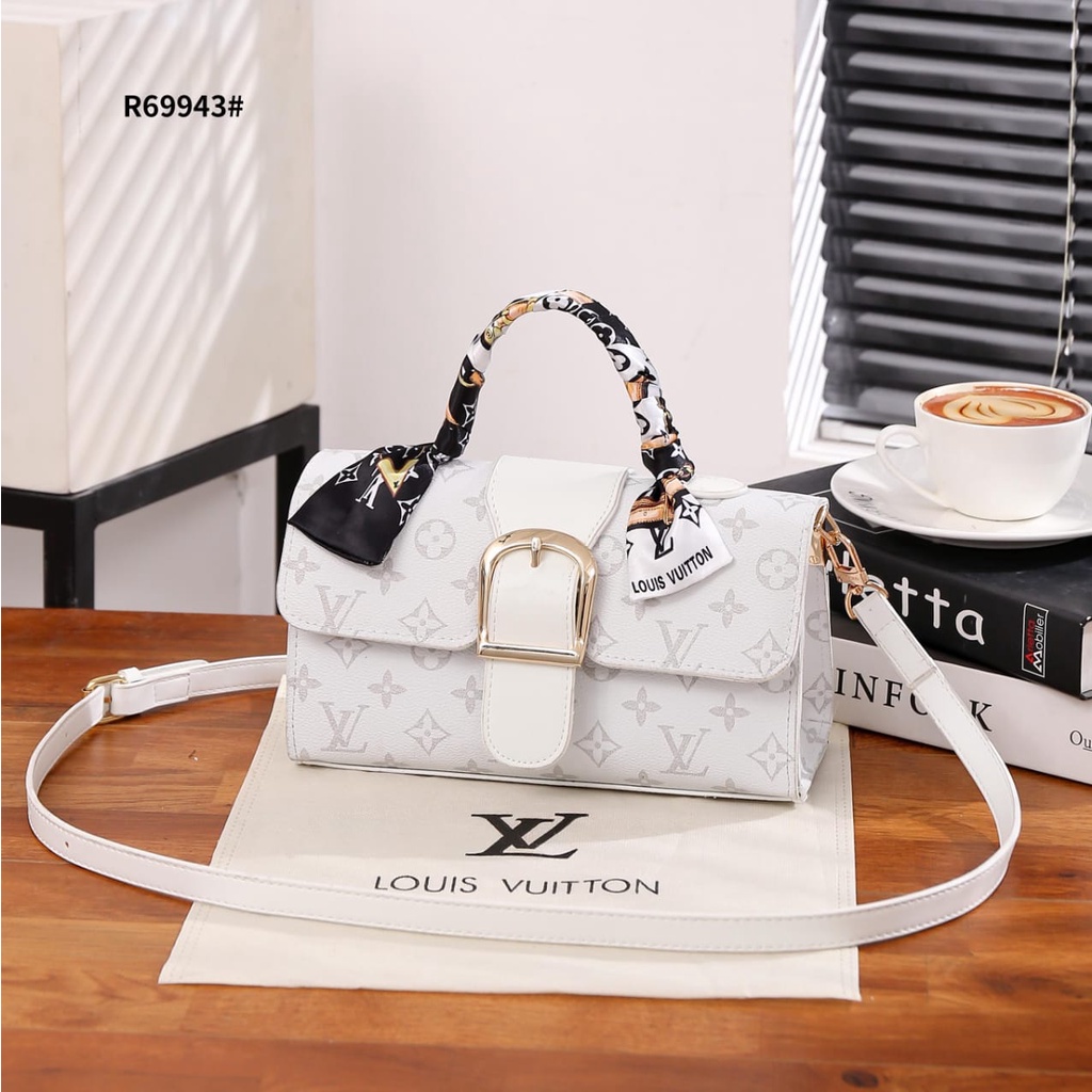 Handbag with Syal R69943