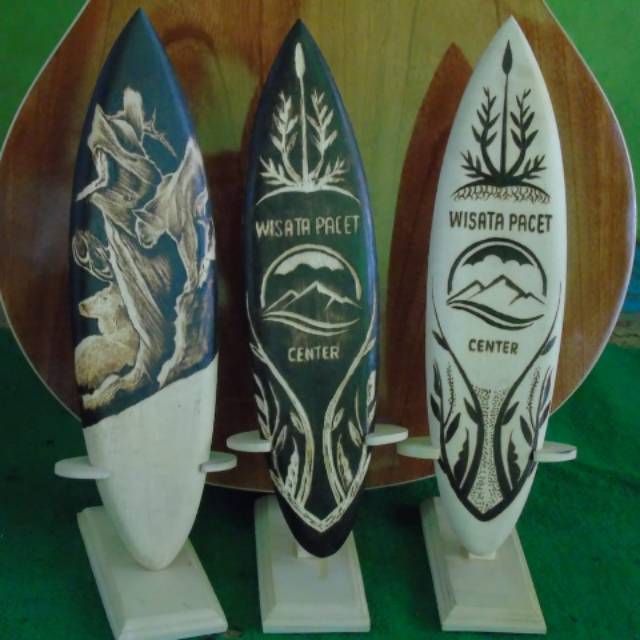 

Menawan !!!, Miniatur Selancar (Lukis Bakar)