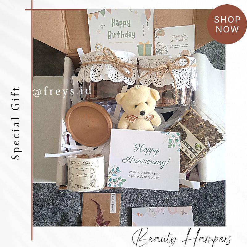 

Hampers Cookies / Gift Box Premium / Kado Wisuda / Kado Ulang Tahun / Hampers Pernikahan / Hampers Get Well Soon