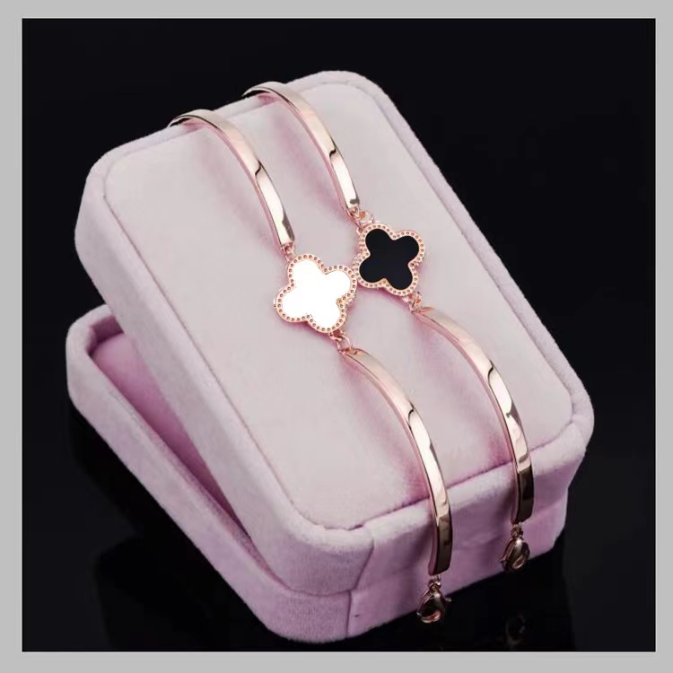 Gelang Kristal Clover Untuk Wanita