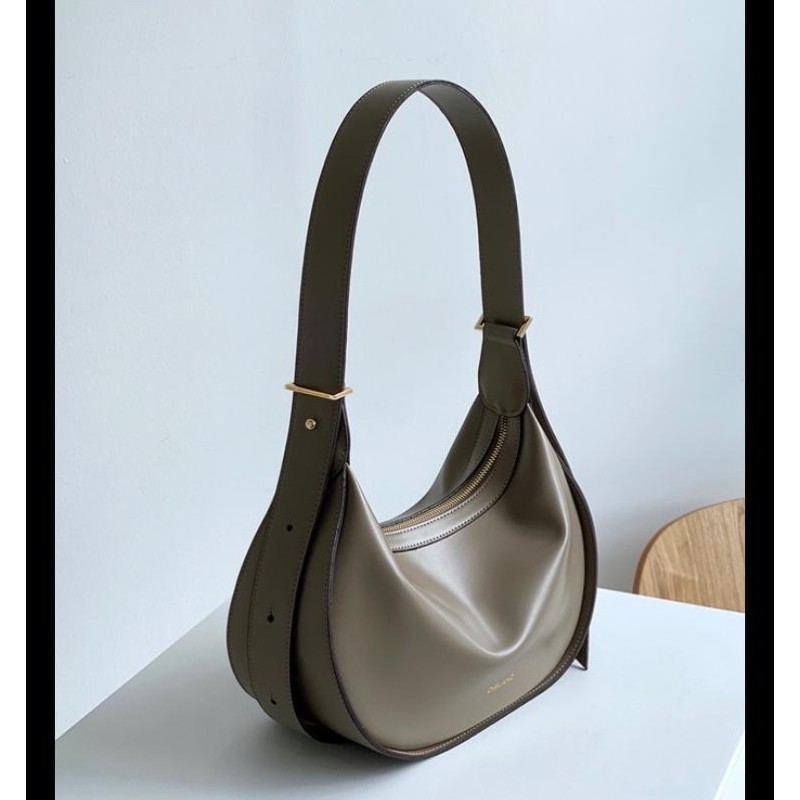 DIBLANC SLING SHOULDER BAG