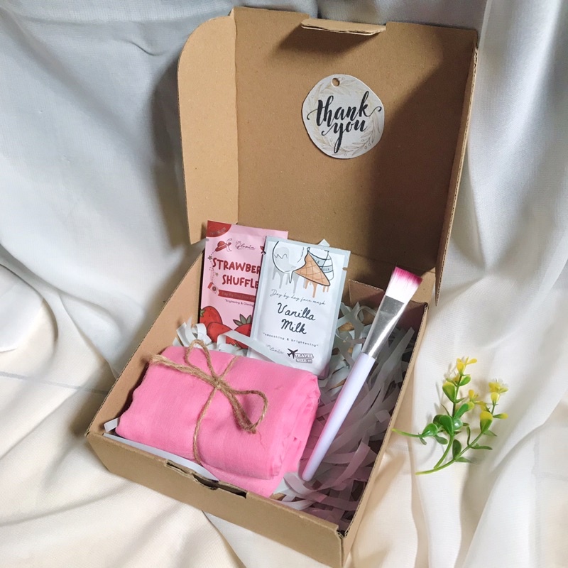 

Gift Box Package Masker Organik & Hijab for Graduation| Birthday| Anniv| Hadiah Wisuda| Hadiah Ultah