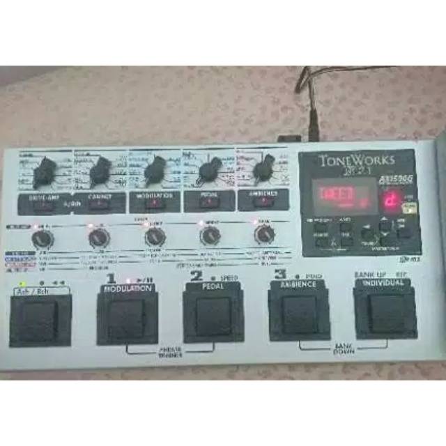 Efek gitar Korg ax1500