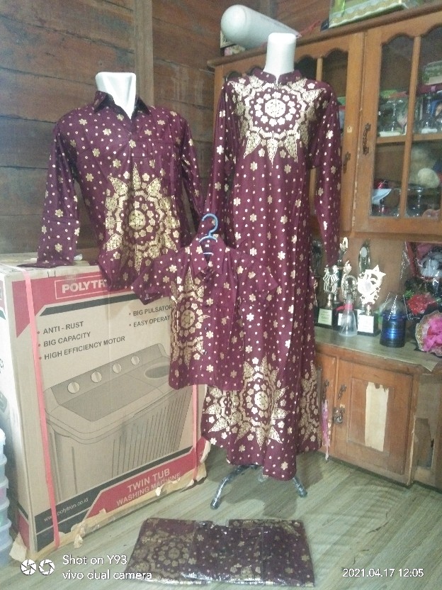 Batik Couple Keluarga Ayah Ibu Dan Anak Sania Ruffle Ori Ndoro Jowi Dnt Motif Matahari Merah