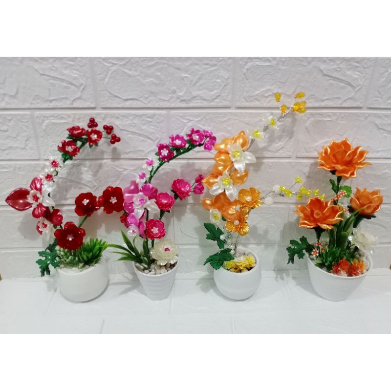 

BUNGA AKRILIK MUTIARA