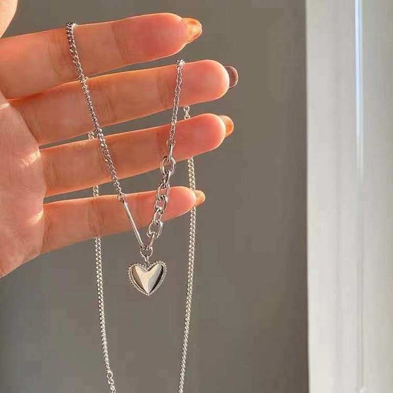 1pc Kalung Choker Bentuk Hati Warna Silver Bahan Metal Gaya Punk Minimalis
