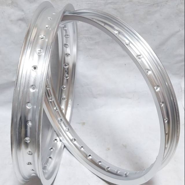 Velg Rossi uk 185/215 ring 17 warna silver