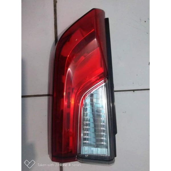 lampu reflektor bagasi Suzuki Ertiga 2019