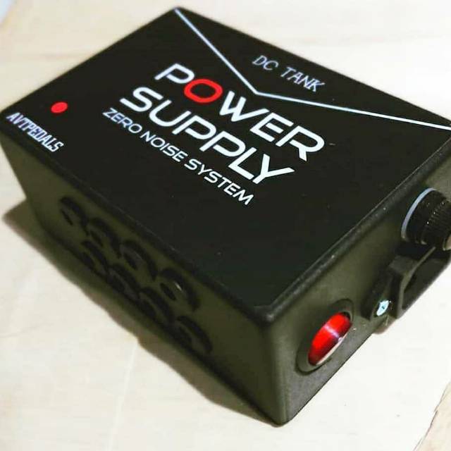 EFEK GITAR "DC TANK" POWER SUPPLY 8 CHANNEL