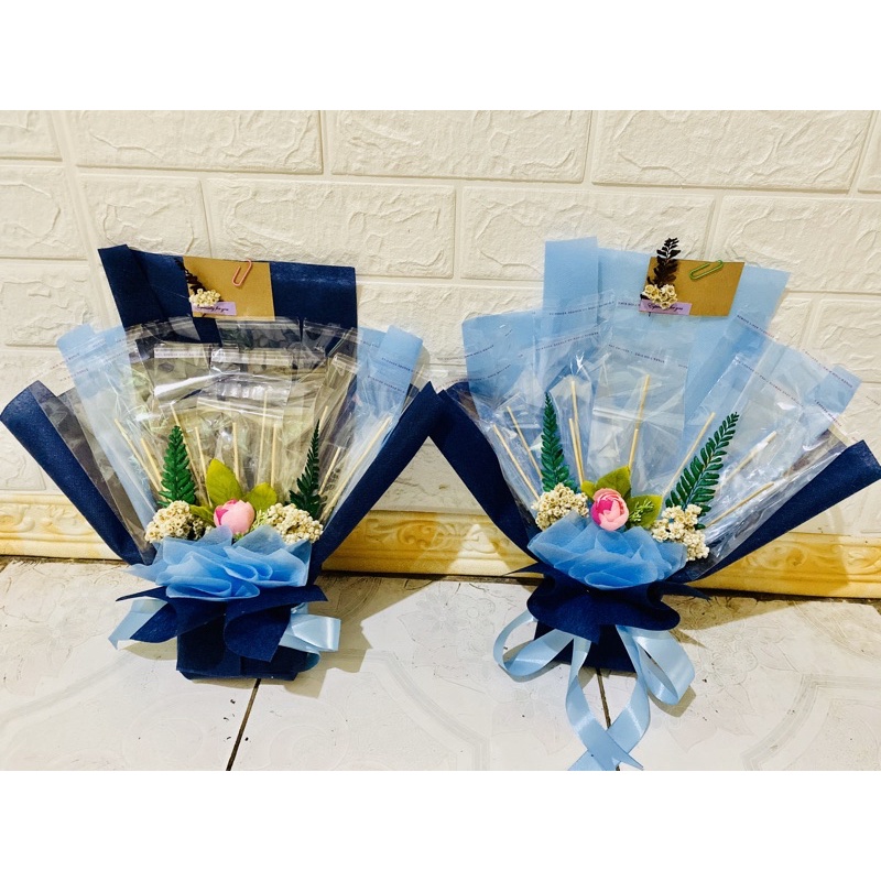 

Buket kosong uang atau barang 10 slot bouquet hadiah ultah wisuda anniversary