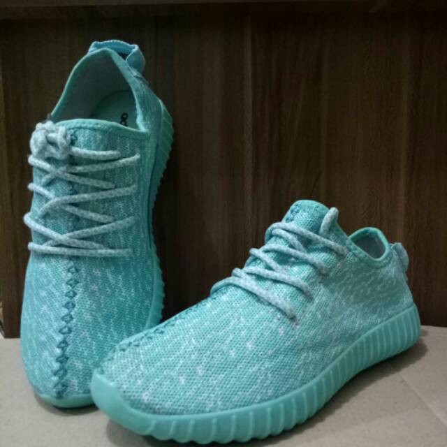 Adidas yezzy import