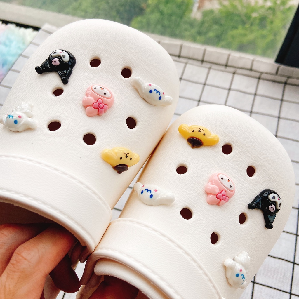 10pcs Charm Kancing Sepatu Sandal Crocs Wanita Charm My Melody Kuromi Crocs Jibz DIY#Mainan Action Figure Seri Kartun