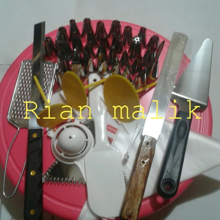 

KUE-PENGHIAS-ALAT- ALAT DEKORASI KUE/ ALAT PENGHIAS KUE LENGKAP PAKET (B ) -ALAT-PENGHIAS-KUE.