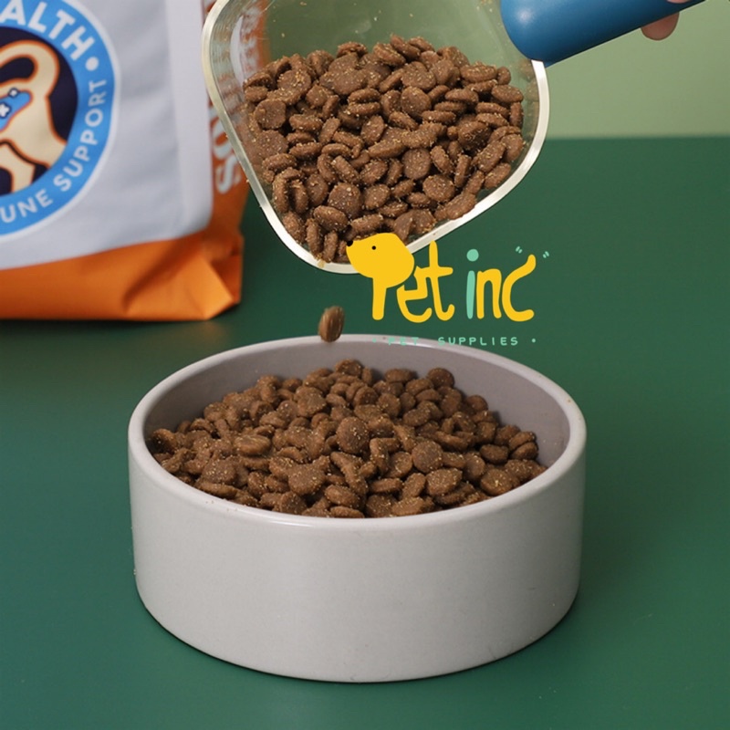 Artic transparant pet food scoop