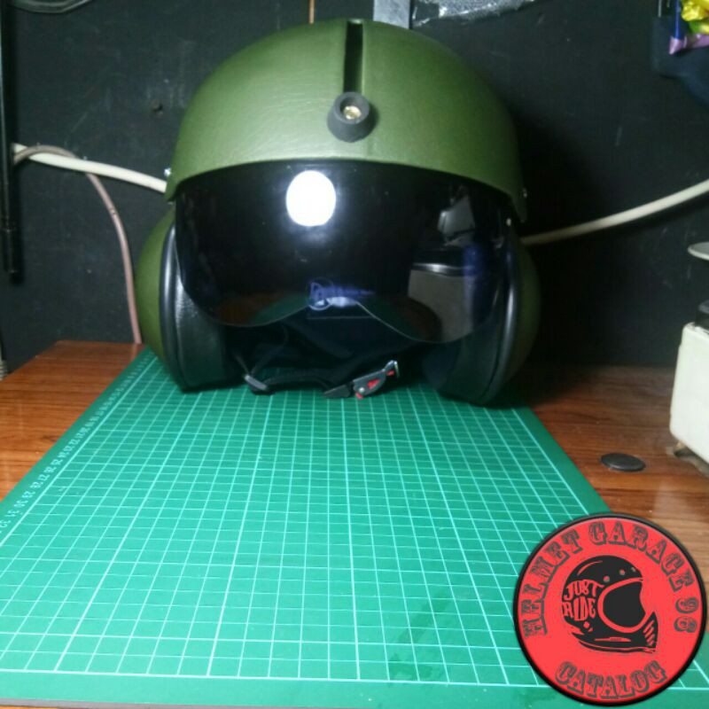 Helm Pilot warna hijau army