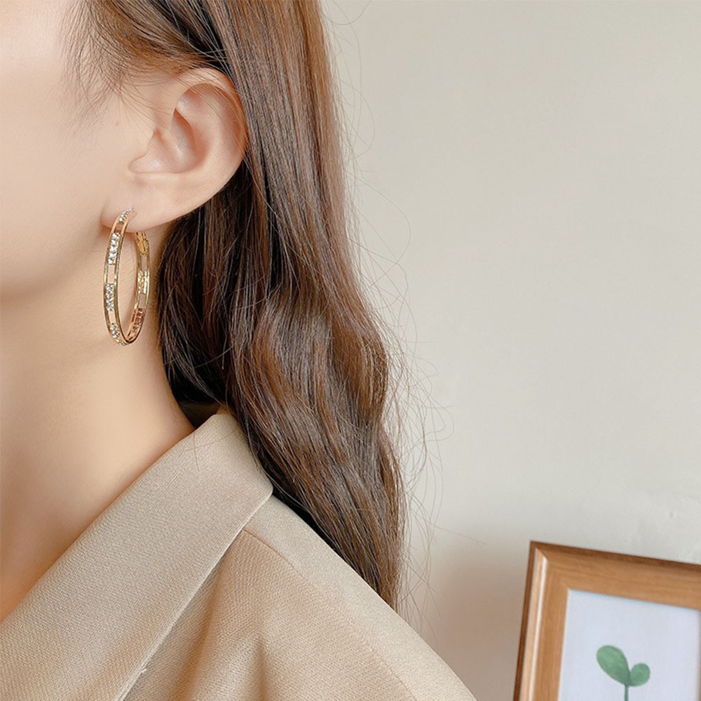 Anting Bulat Besar Model hollow Gaya Retro Vintage Untuk Wanita