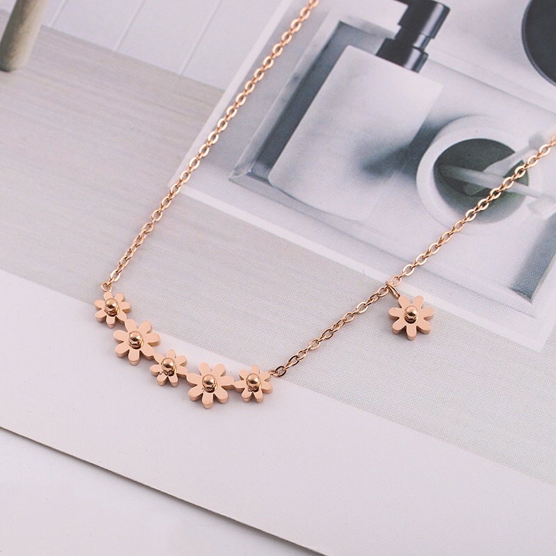 Kalung Titanium 6 Bunga Daisy Korean Style Warna Rosegold