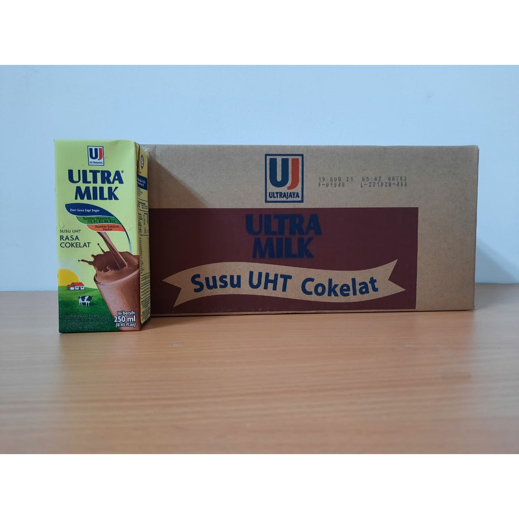 

Ultra Milk Susu UHT Cokelat 250ml 1 karton 24 pcs Chocolate Milk