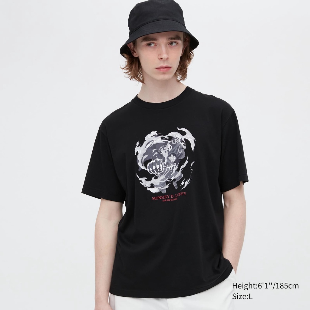T-SHIRT ONE PIECE X UNIQLO 2022 | UNIQLO X ONE PIECE FILM RED | UT GRAPHIC T-SHIRT | AKAGAMI | SHANKS | KAOS ANIME | STREETWEAR-3