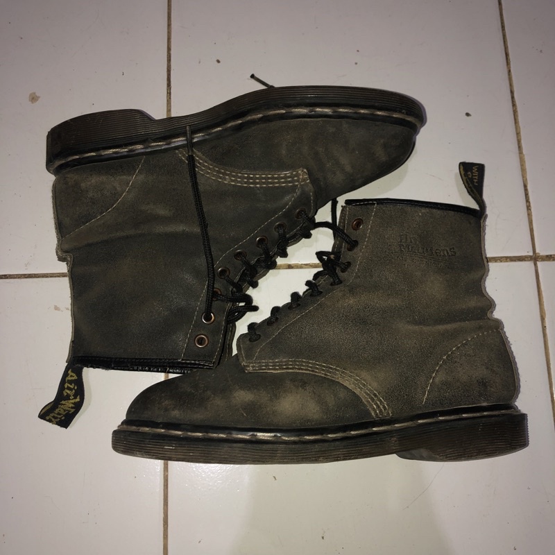 dr martens 1460 suede