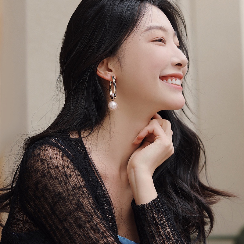 Anting Hoop Juntai Bentuk Elips Aksen Mutiara Gaya Vintage Korea Untuk Wanita