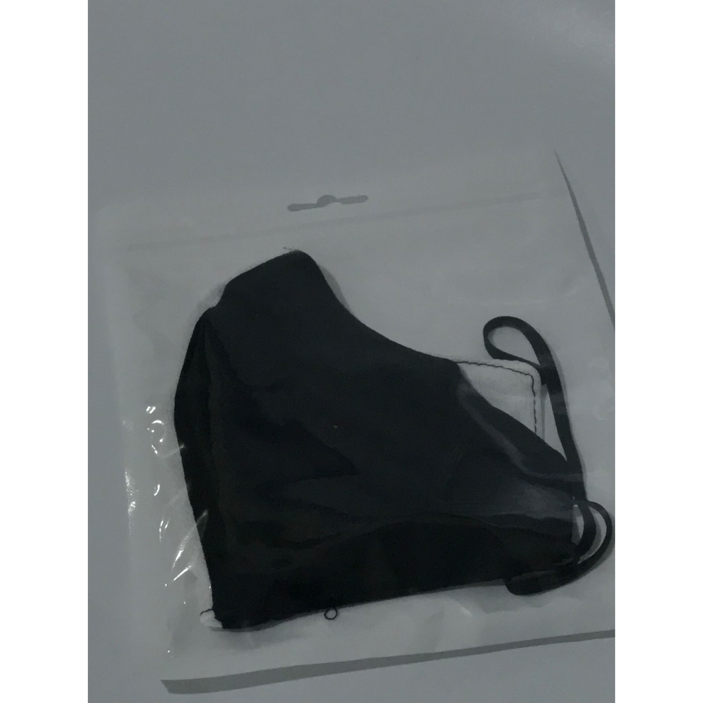 Masker kaos 2ply ukuran L  hitam putih bolak balik