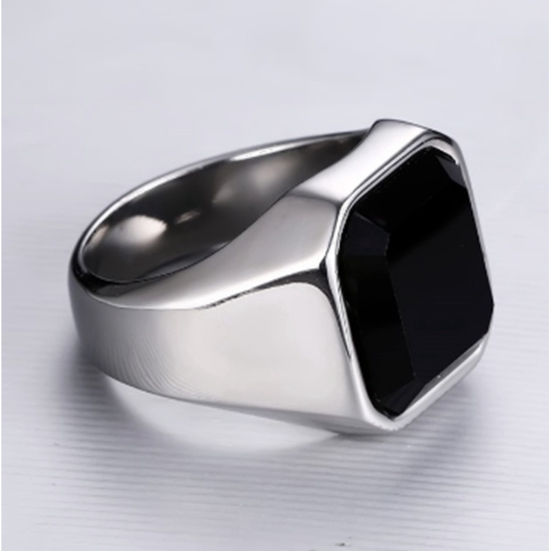 Cincin Zirkon Bentuk Kotak Warna Hitam