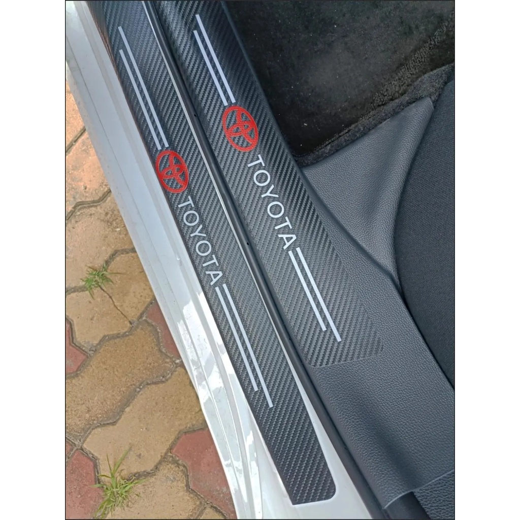 Stiker Pelindung Bumper Belakang Mobil Bahan Carbon fiber Untuk Toyota Vios Avanza Yaris Corolla Camry CHR RAV4