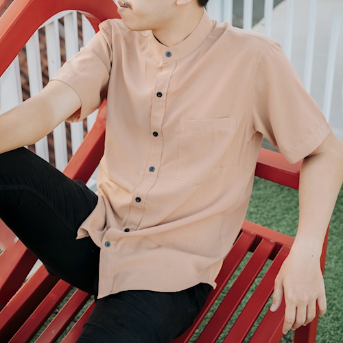Baju Kemeja Kmeja Pakaian Atasan Pria Polos Katun Kerja Kantor Warna Putih Maroon Mocca Silver Hijau