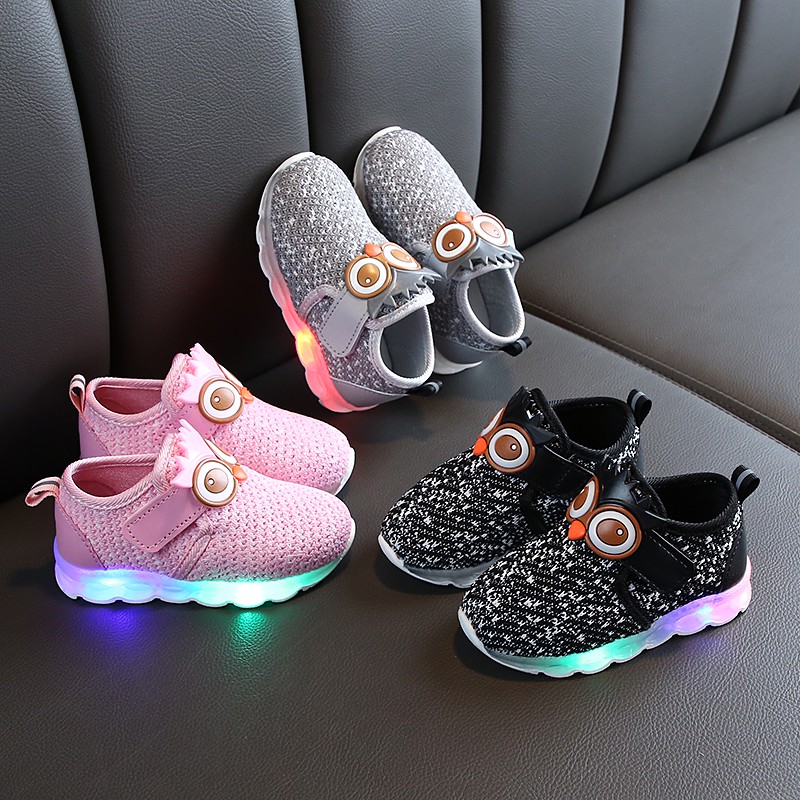 IU Sepatu  Olahraga  Casual dengan Lampu LED untuk Anak 